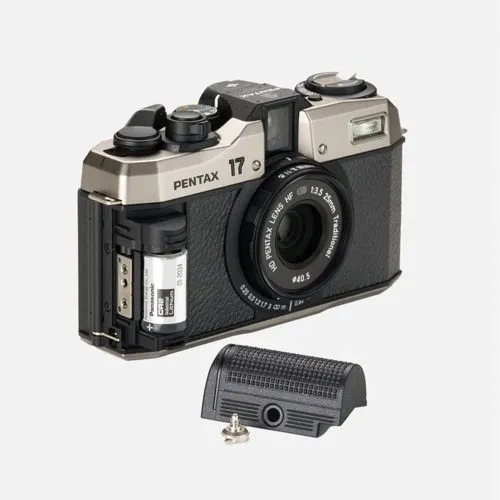 Pentax 17 – Cámara compacta de película medio formato